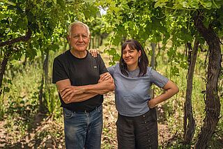 Winzer und Tochter Auf dem Weinfeld Finca Feliz