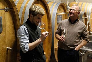 Weinprobe im Weinkeller Peter Jakob Kühn