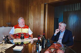 Heiner zu Besuch bei Winzer Beauregard