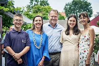 Familie Wieninger auf dem Weingut